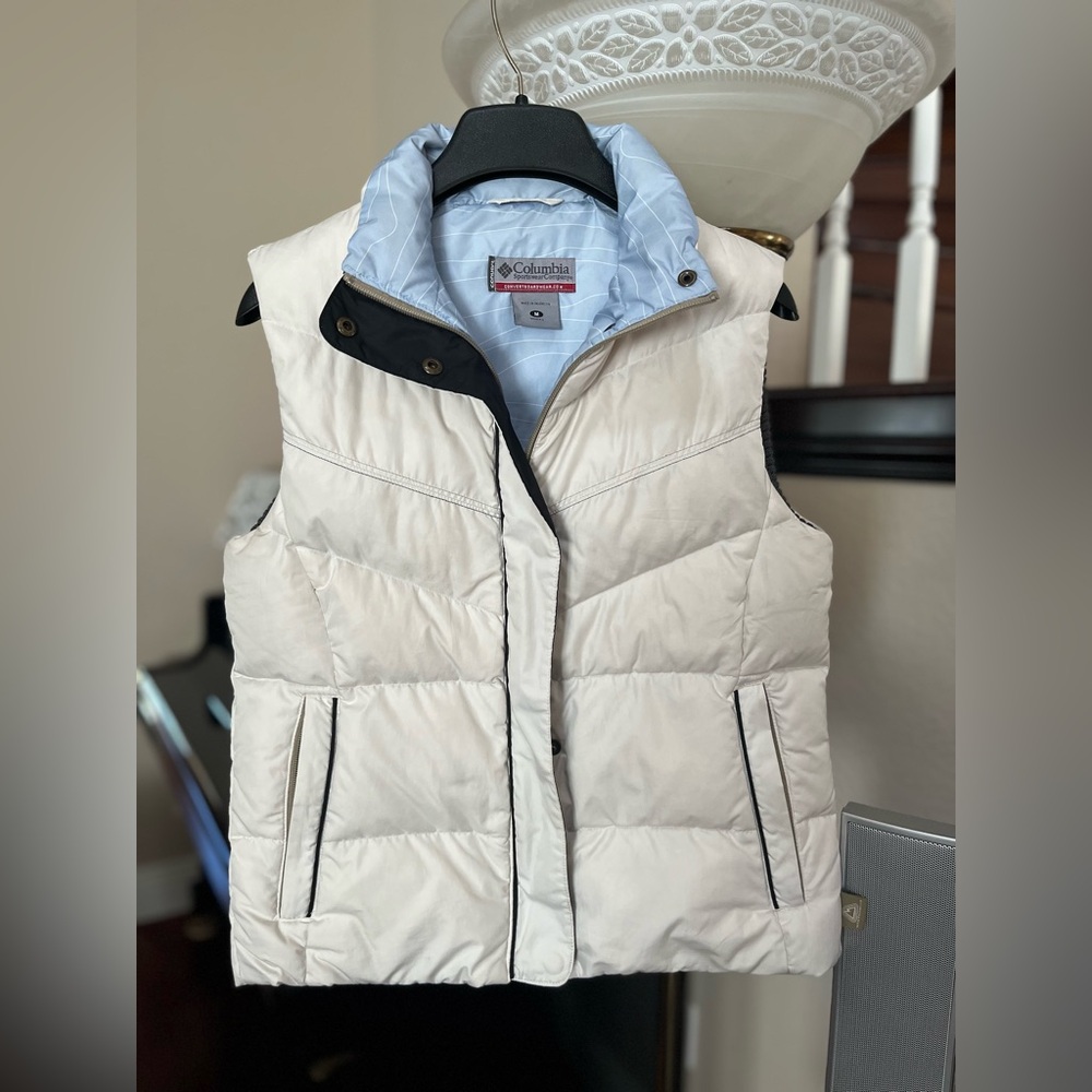 Columbia Cream Puffer Down Vest with Light Blue Lining